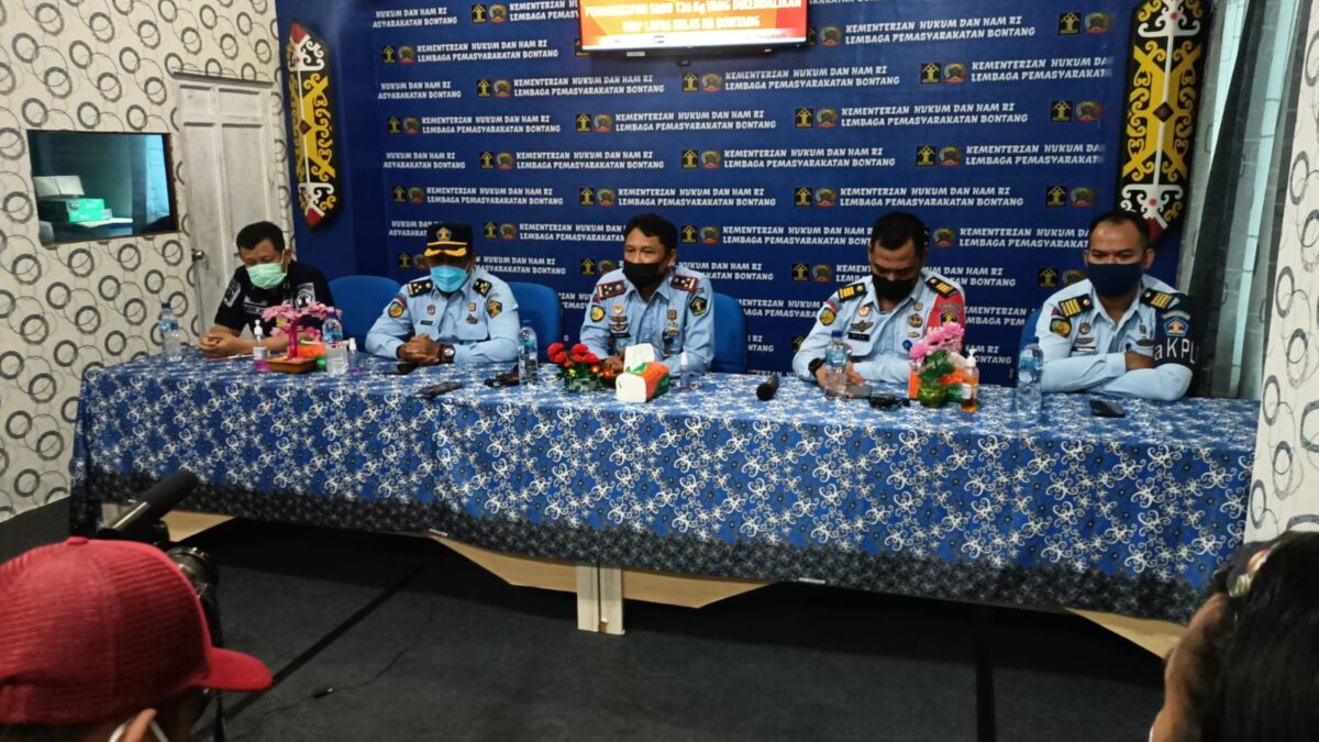Pihak Lapas Klas IIA Bontang ketika menggelar konferensi pers, Selasa (10/8/2021). (Ist)