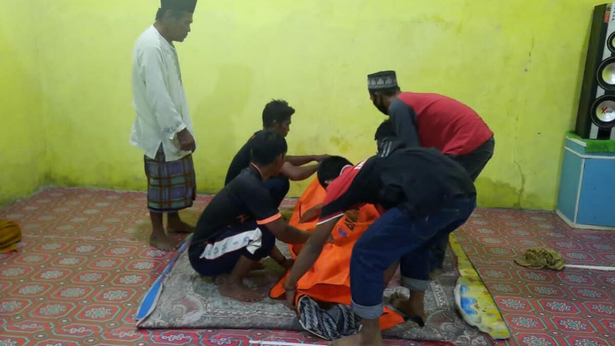 Korban kapal kelotok yang karam di perairan Sungai Mahakam, Kecamatan Anggana, Kutai Kartanegara berhasil ditemukan Tim SAR gabungan pada Senin (30/8/2021) malam, sekitar pukul 20.40 Wita. (ist)
