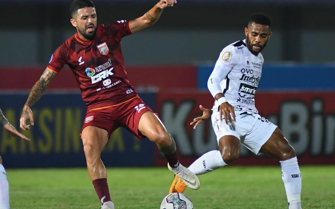Borneo FC imbang 1-1 kontra Bali United pada lanjutan Liga 1 2021/2022 di Indomilk Arena. Ini jadi tiga hasil seri ketiga secara beruntun bagi Pesut Etam. (Borneo FC)