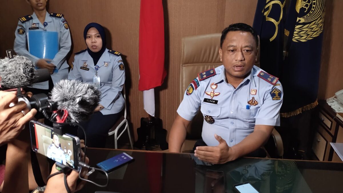 Kalapas Klas IIA Samarinda, Muhammad Ilham Agung mengakui jika pihaknya kembali kebobolan terkait pengendalian sabu yang dilakukan warga binaannya. (Dok. Klaus.co)