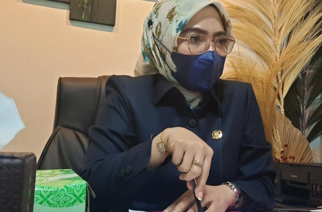 Anggota Komisi II DPRD Samarinda, Laila Fatihah mengapresiasi langkah Perusda PDPAU setelah peluncuran produk Telurs. (Istimewa)
