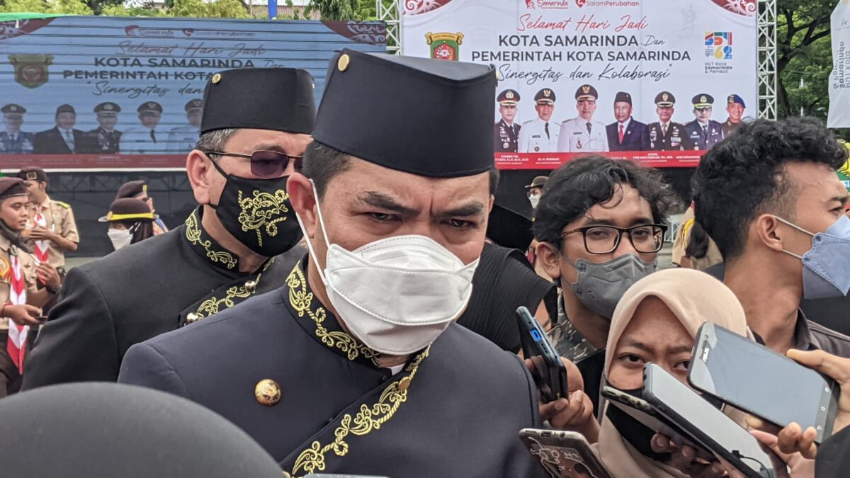 Wali Kota Samarinda Andi Harun saat diwawancarai awak media. (Foto : Klausa.co)