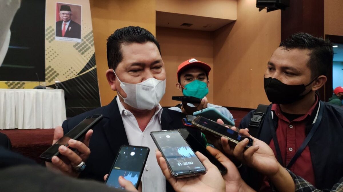 Ketua KONI Kaltim Zuhdi Yahya saat diwawancarai awak media. (Foto : Istimewa)
