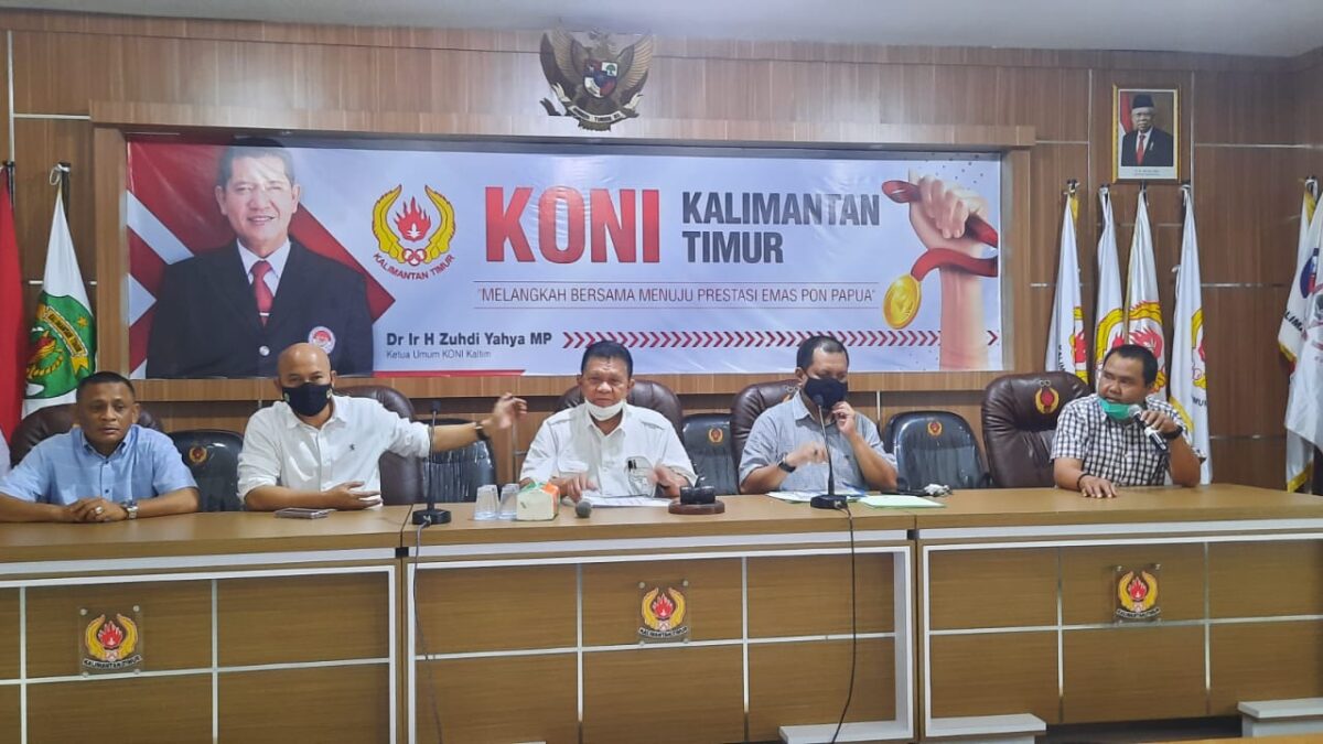 Bursa pencalonan Ketua Komite Olahraga Nasional Indonesia (KONI) Kaltim 2022-2026 resmi dibuka pada, Rabu (2/2/2022). Tim penjaringan dan penyaringan melalui konferensi pers yang digelar di kantor KONI Kaltim mengumumkan runutan agenda yang akan dilaksanakan. (Foto : Istimewa)