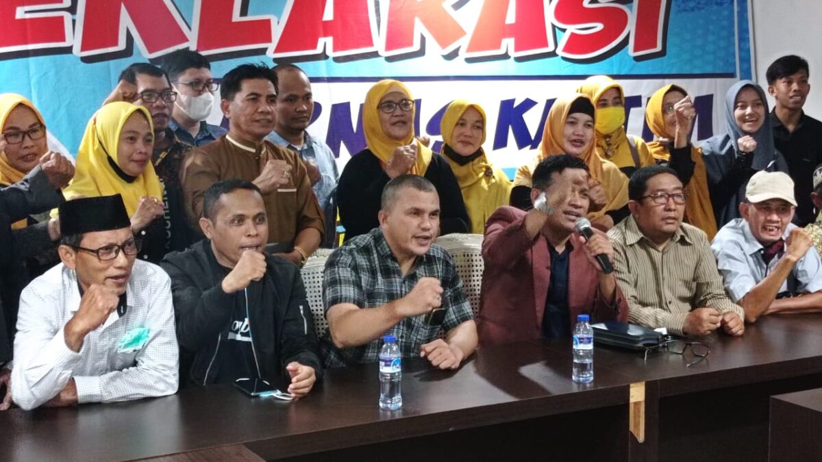 Puluhan warga di Kaltim deklarasi dukungan kepada Anies Baswedan untuk maju di Pilpres 2024. (Foto : Klausa.co)