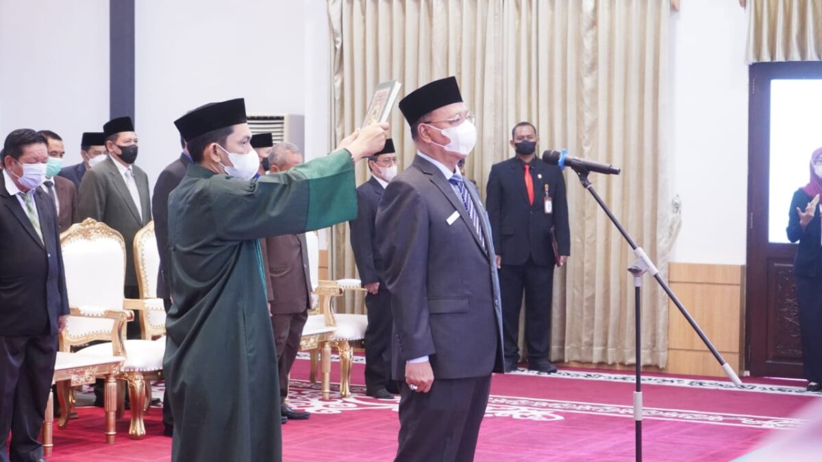 Pelantikan Sekda Samarinda terpilih, Hero Mardanus Satyawan di Aula Rumah Jabatan Wali Kota, Rabu (11/5). (Foto : Klausa.co)
