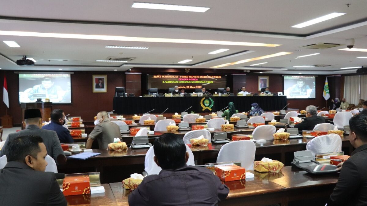 Suasana rapat paripurna ke-9 DPRD Kaltim pada masa sidang I tahun 2022 (Humas DPRD Kaltim)