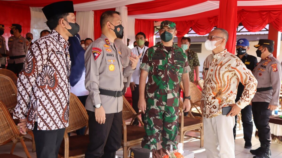 Wakil Ketua DPRD Kaltim Muhammad Samsun menghadiri Apel Gelar Pasukan Operasi Ketupat Mahakam 2022, di Lapangan SPN Polda Kaltim, Balikpapan (Humas DPRD Kaltim)