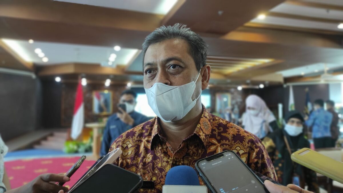 Wakil Gubernur Kalimantan Timur Hadi Mulyadi saat wawancara bersama awak media usai mengikuti peringatan Hari Anti Narkotika Internasional (HANI) tahun 2022. (Foto : APR/Klausa.co)