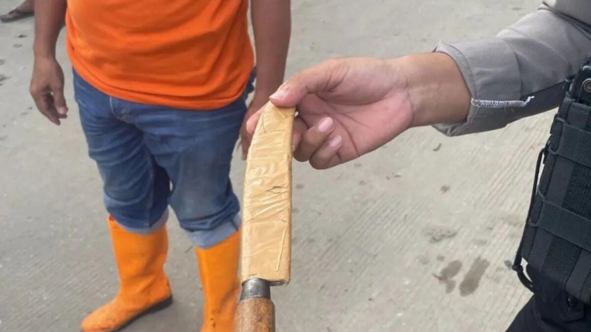Barang Bukti penodongan terhadap sopir angkot. (Foto: Istimewa)