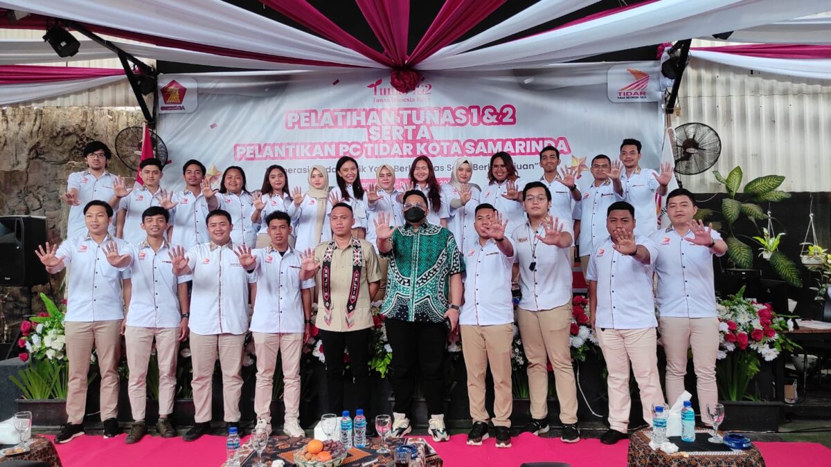 Foto bersama usai pelantikan PC Tidar Kota Samarinda, di Cafe Bagios jalan Basuki Rahmat, Kota Samarinda, Sabtu (6/8/2022)