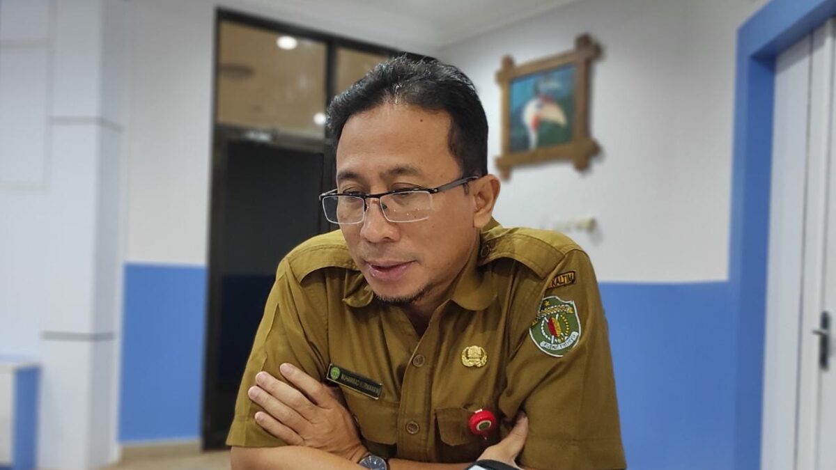 Kadisdikbud Kaltim Muhammad Kurniawan saat ditemui media ini di Ruang Kerjanya, Lantai 2 Kantor Disdikbud Kaltim, jalan Basuki Rahmat, Kota Samarinda. (Apr/Klausa.co)