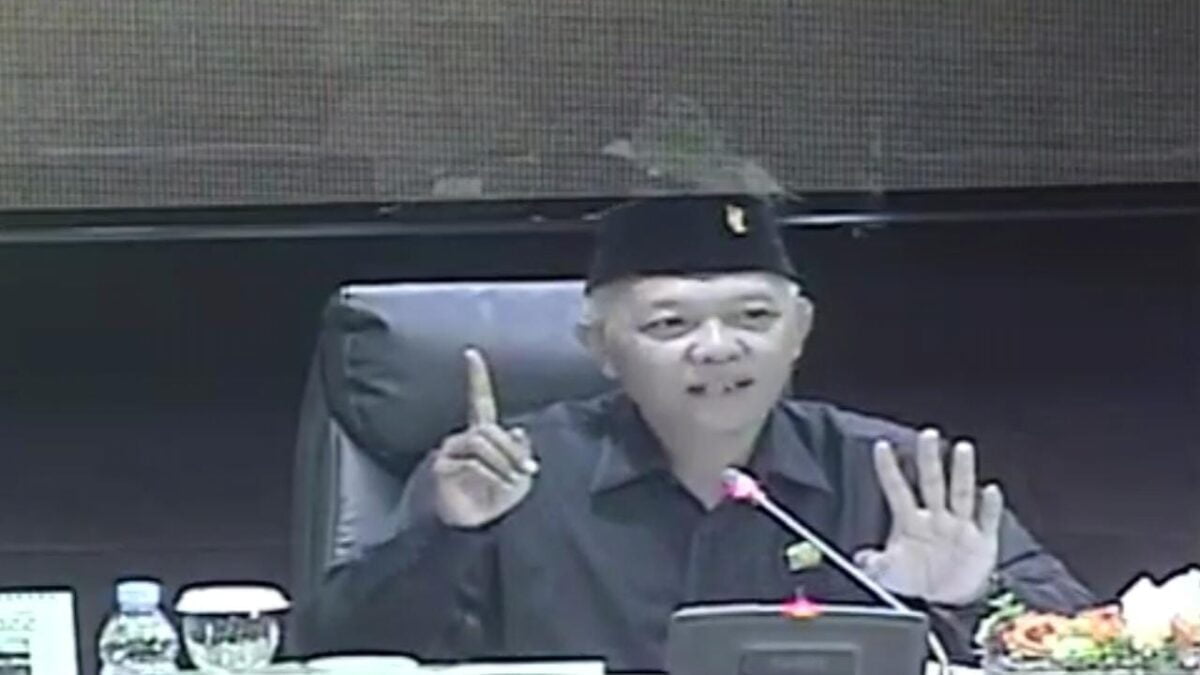 Wakil Ketua DPRD Kaltim Muhammad Samsun saat mengikuti Rapat Paripurna ke-40 Masa Sidang III Tahun 2022