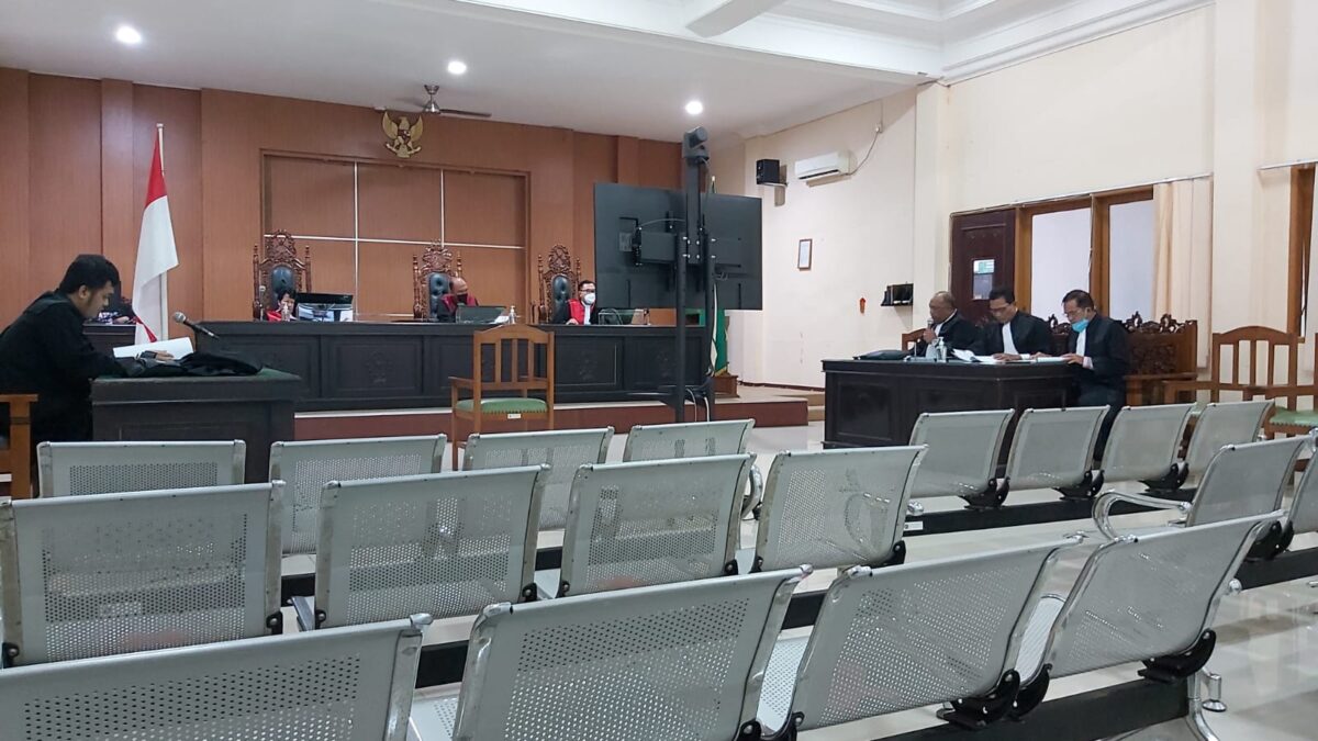 Suasana persidangan kasus rasuah yang menjerat mantan Direktur Perusda Tunggang Parangan Driyono L Edward yang berlangsung di PN Tipikor Samarinda, pada Kamis (29/9/2022). (Foto : Istimewa)