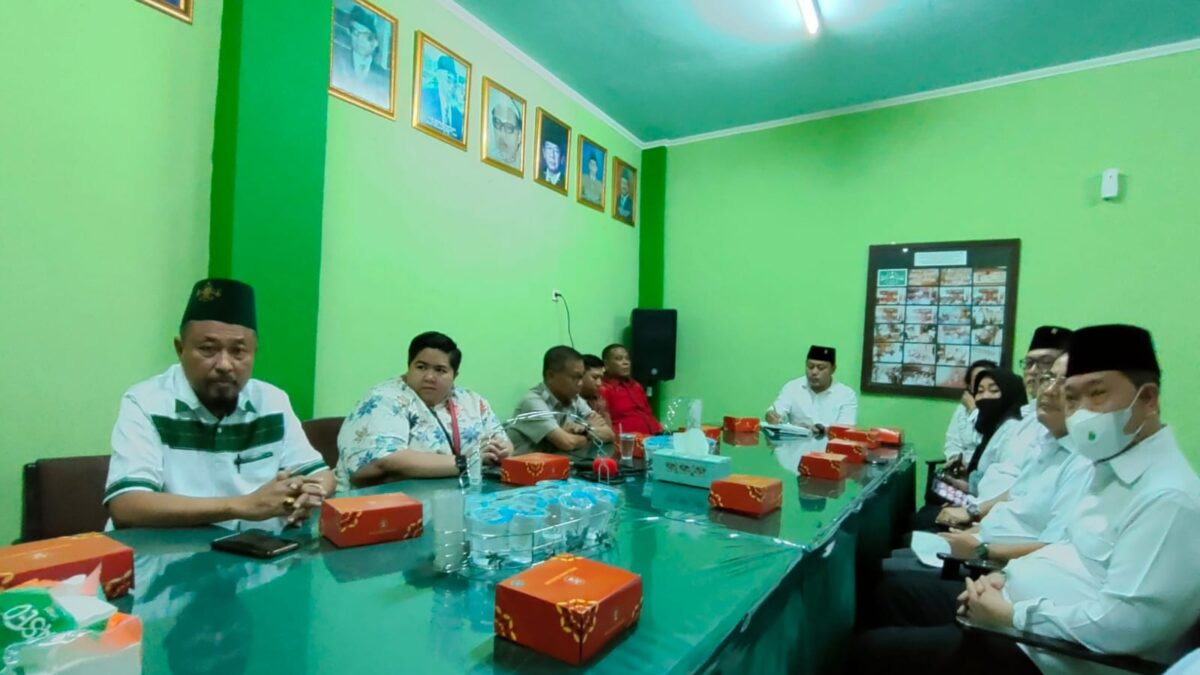 DPD PDI Perjuangan Kalimantan Timur ketika menyambangi Kantor Pengurus Wilayah Nadhlatul Ulama (PWNU) Kaltim di Jalan Imam Bonjol Kota Samarinda pada Selasa (4/10/2022).