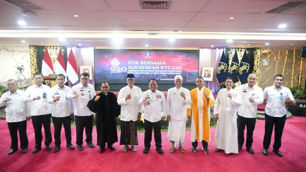 Foto bersama Kemenkumham Jelang KTT G20 Bali