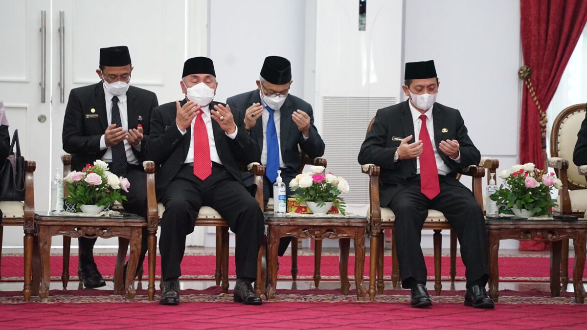 Gubernur Isran Noor dan Wakil Gubernur Hadi Mulyadi