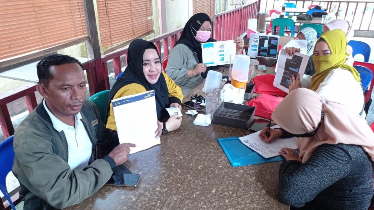 Sejumlah mak-mak dari ratusan korban kasus penipuan arisan bodong di Samarinda meminta pendampingan ke TRC PPA Korwil Kaltim di Polresta Samarinda. (Foto : Mar/Klausa)