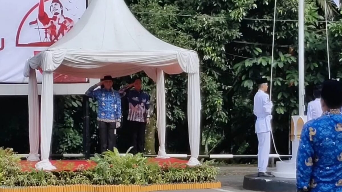 Wali Kota Samarinda, Andi Harun saat memimpin apel peringatan hari pahlawan, Kamis (10/11/2022)