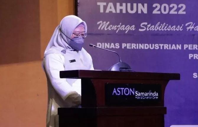 Sekretaris Dinas Perindustrian Perdagangan Koperasi dan UKM Heni Purwaningsih. (Adpim Pemprov Kaltim)