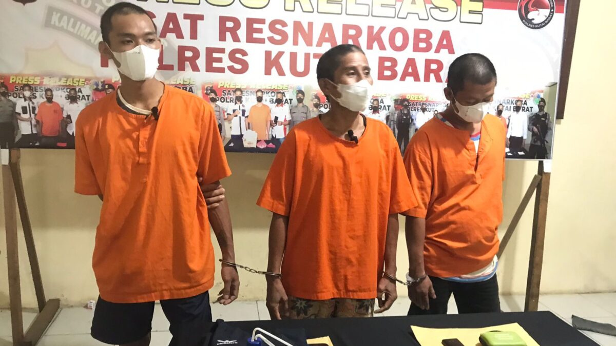 Fahriral Muslim saat di amankan oleh tim Satresnarkoba