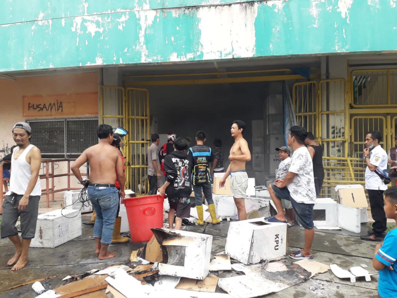 Gudang milik KPU Samarinda yang terbakar, Selasa, 24-01-2022 (Foto: Istimewa)