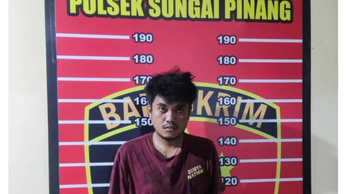 Agus, pelaku penjambretan setelah diamankan pihak kepolisian (Foto: Istimewa)