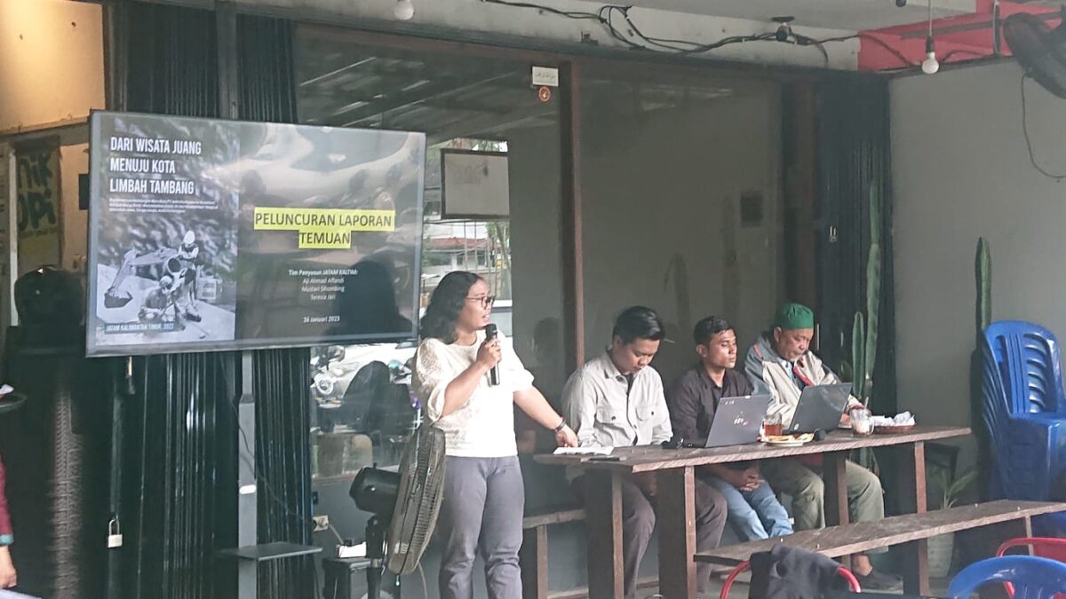Launching buku Dari Wisata Juang, Menuju Kota Limbah Tambang oleh Jatam Kaltim (Foto: Klausa)