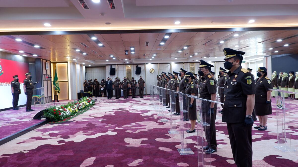 Proses pelantikan dan pengambilan sumpah jabatan kepada Hari Setiyono (Foto: Apr/Klausa)