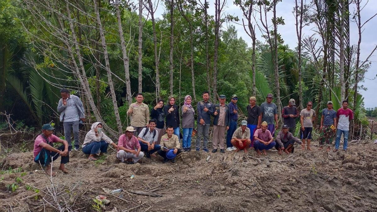 Anggota Komisi I DPRD Kaltim saat sidak di desa Sepatin (Foto: Istimewa)