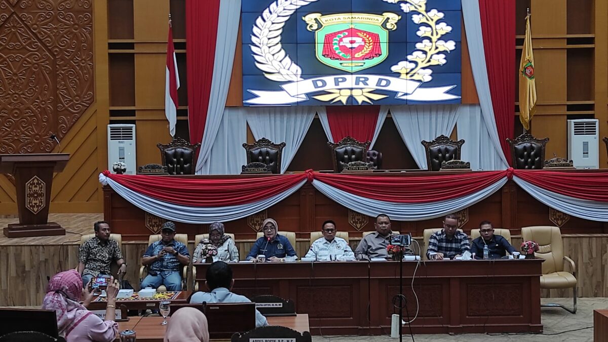 Konferensi pers yang diadakan Bapemperda Samarinda (Foto : Apr/Klausa)