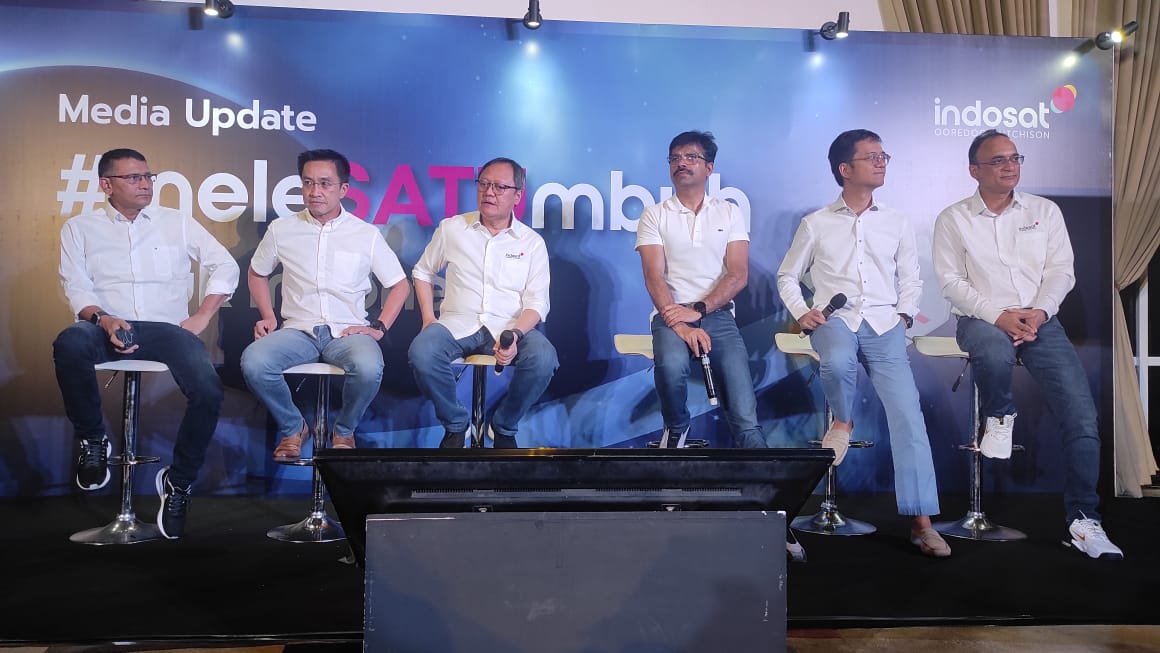 Jajaran direksi IOH dalam paparan Media Update di Hotel Grand Jatra Balikpapan, Kamis (16/2/2023). (Foto:klausa.co)