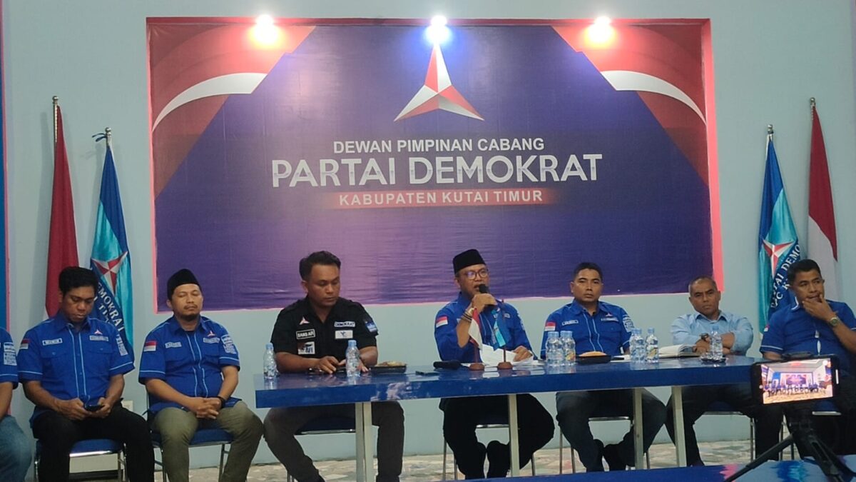 DPC Partai Demokrat Kutim melakukan konferensi pers terkait keluarnya dari koalisi AS-KB (Foto: Istimewa)