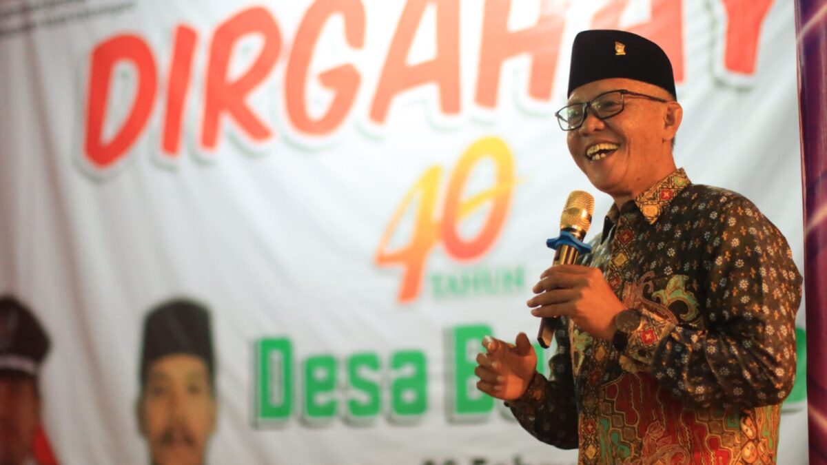 Wakil Ketua DPRD Kaltim, Muhammad Samsun saat menghadiri ulang tahun Desa Bukit Raya (foto: istimewa)