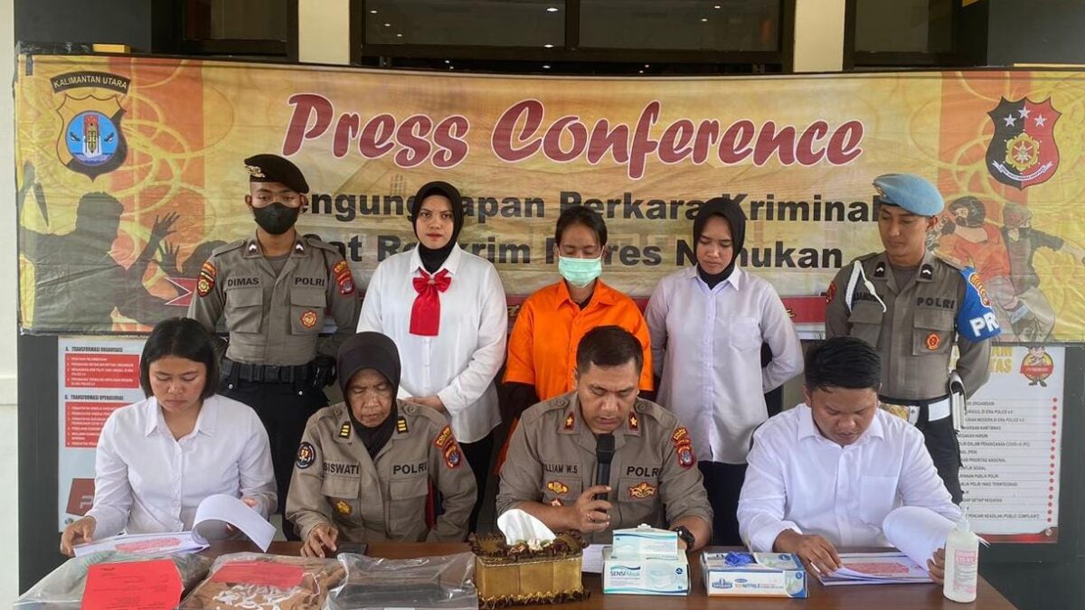 MA pelaku pembunuhan terhadap anak tirinya dihadirkan saat pers conference di polres Nunukan (Foto: Istimewa)