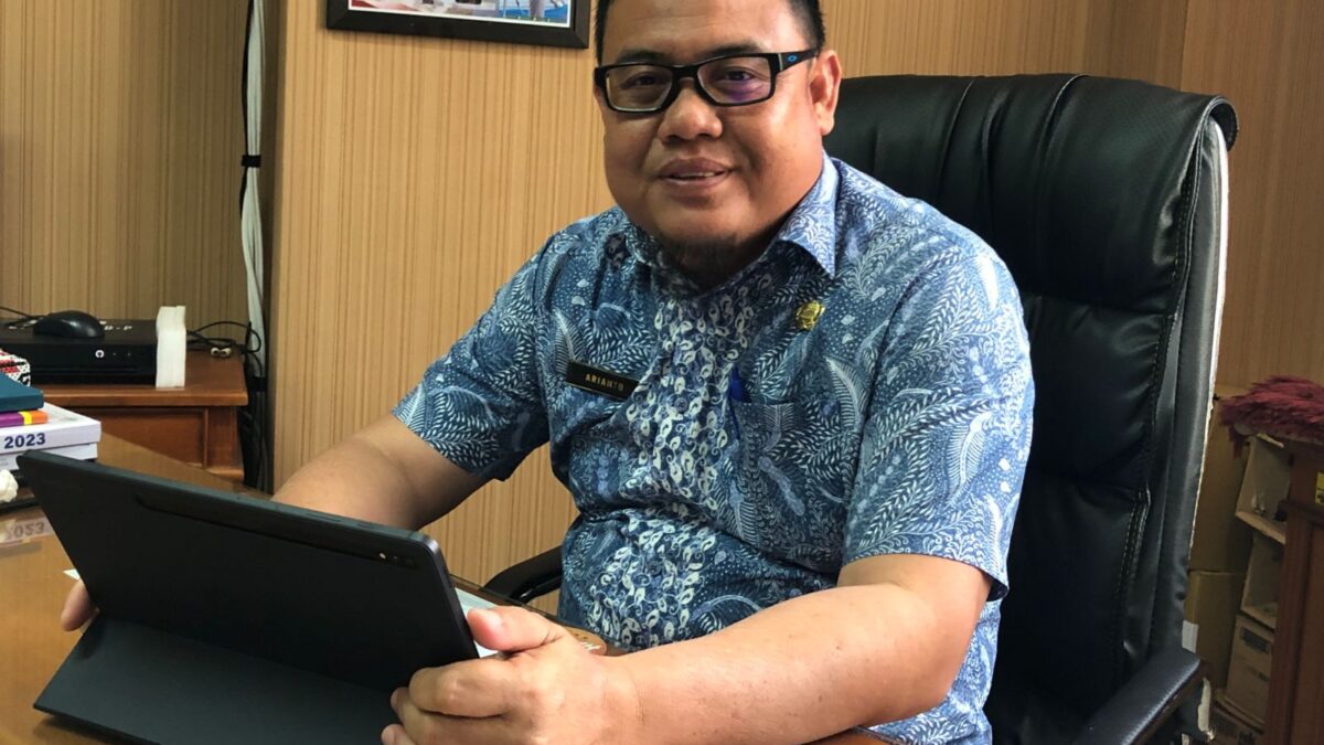 Kepala Dinas Pemberdayaan Masyarakat dan Desa Kabupaten Kutai Kartanegara (Foto: klausa.co)