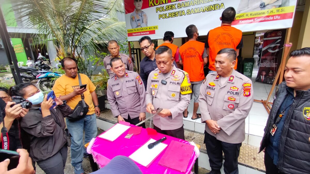 Polsek Samarinda Ulu menjelaskan kronologi pencurian yang dilakukan Maulid (Foto: Istimewa)