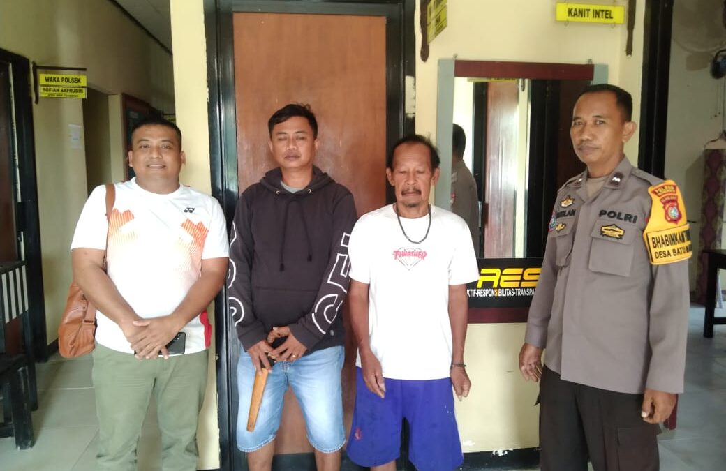 Kakek berinisial BD, pelaku penikaman setelah diamankan ppihak kepolisian (foto: Istimewa)
