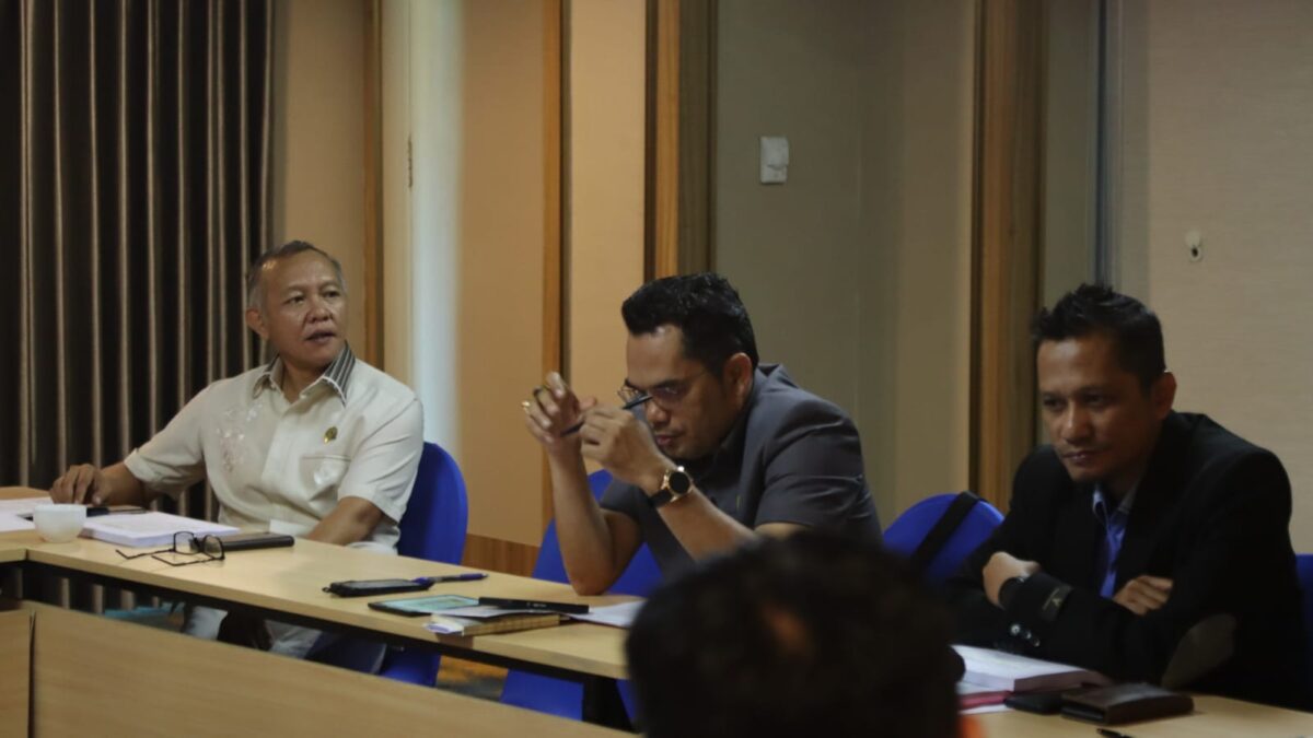 Suasana Rapat Dengar Pendapat yang diadakal oleh Pansus Pengelolaan Keuangan Daerah DPRD Kaltim (Foto: Istimewa)