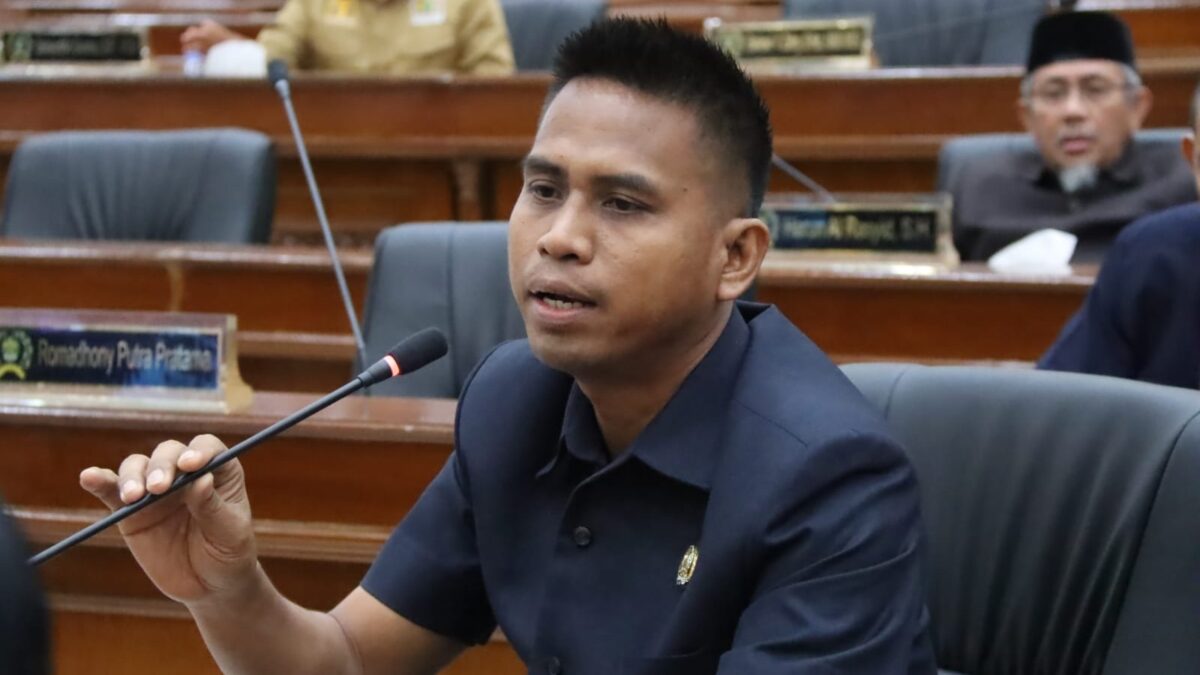 Ketua Panitia Khusus Laporan Keterangan Pertanggungjawaban (Pansus LKPJ) Gubernur Tahun 2022, Sutomo Jabir (Foto: Humas DPRD Kaltim)