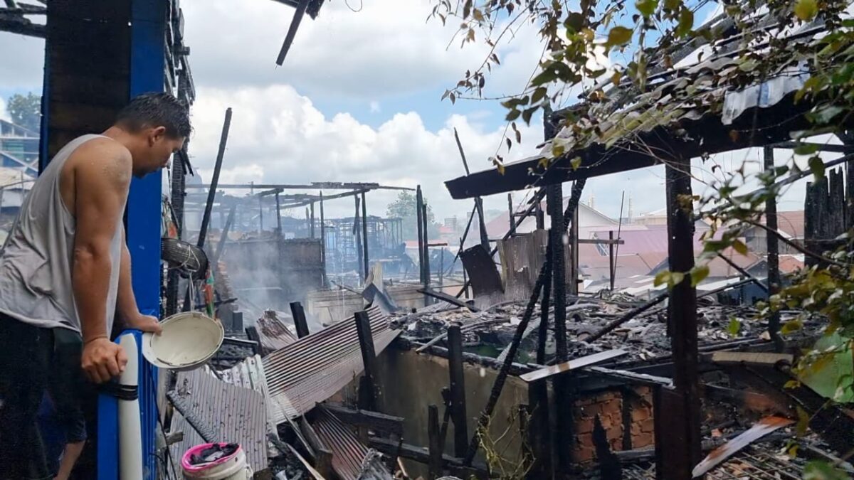 Puing-puing rumah korban kebakaran di jalan R.E. Martadinata gang Sederhana, Rabu (28/06/2023). (Foto: Istimewa)