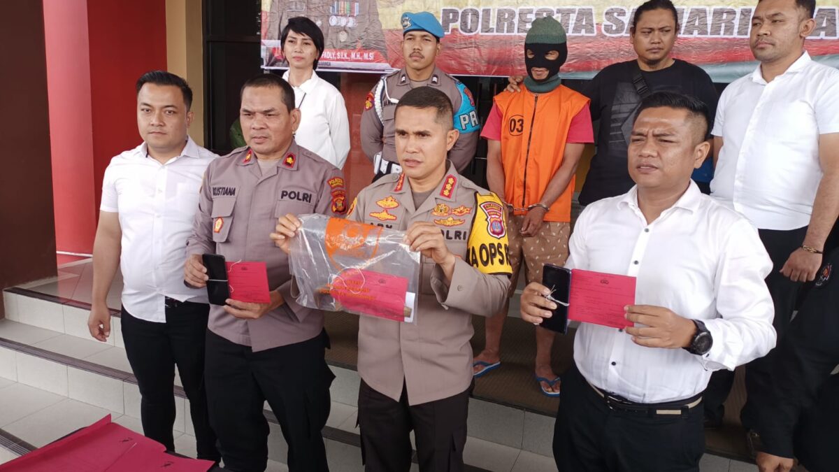 Polisi saat menggelar rilis kasus pembunuhan pria yang baru menikah di Samarinda. (Foto: Klausa.co)