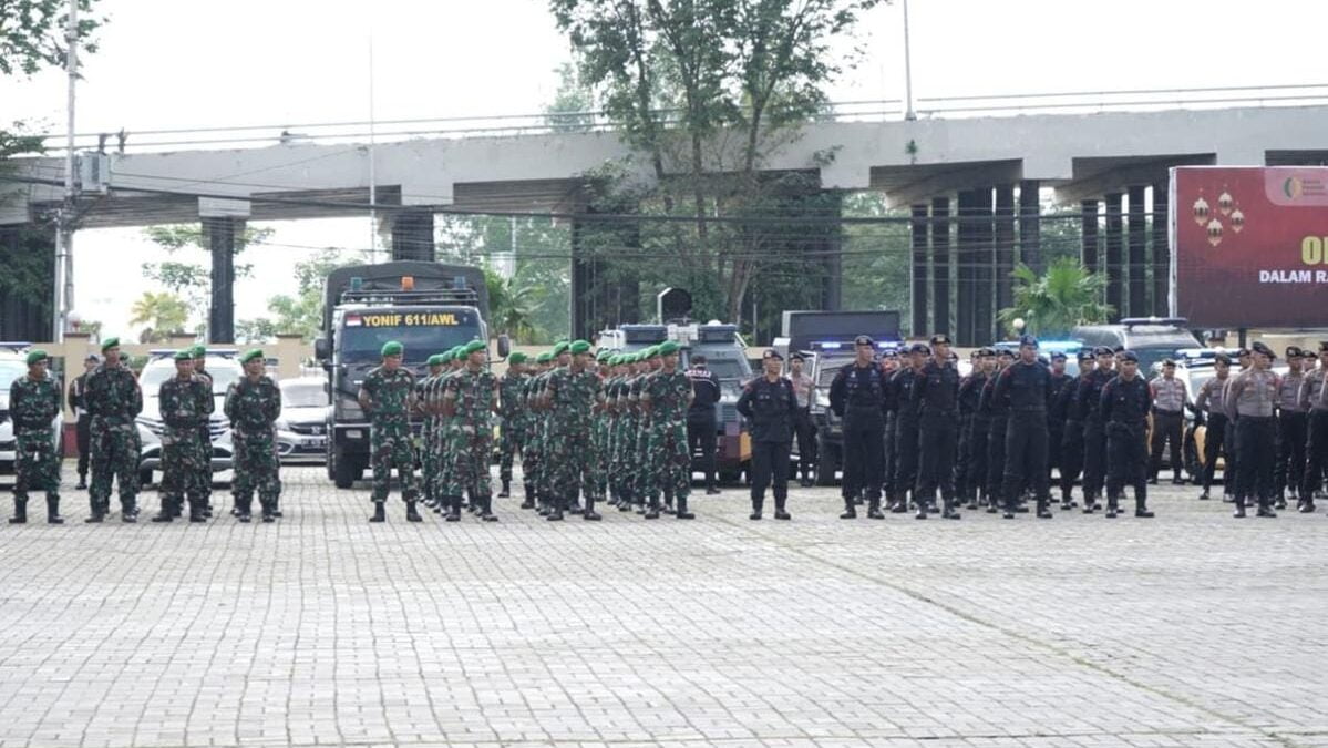 Suasana apel operasi Ketupat Mahakam 2023 di Mapolresta Samarinda