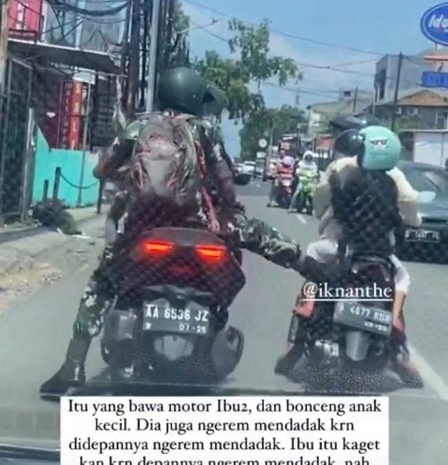 Tangkapan layar dari video viral yang beredar tentang seorang anggota TNI yang menendang seorang pemotor (Foto: istimewa)