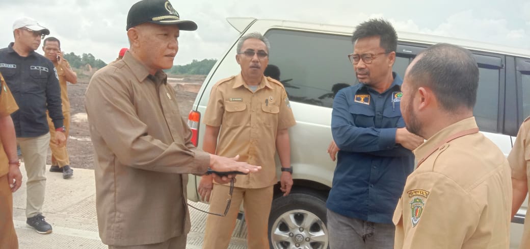 Wakil Ketua DPRD Kaltim, Muhammad Samsun saat memimpin Pansus LKPJ Gubernur Kaltim dalam verifikasi lapangan (foto: Apr/Klausa)
