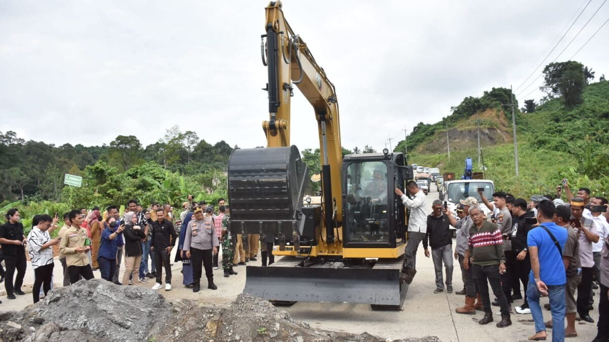 Suasana pembukaan dan pembersihan jalan Ring Road II, Selasa (16/05/2023) (Foto: Istimewa)