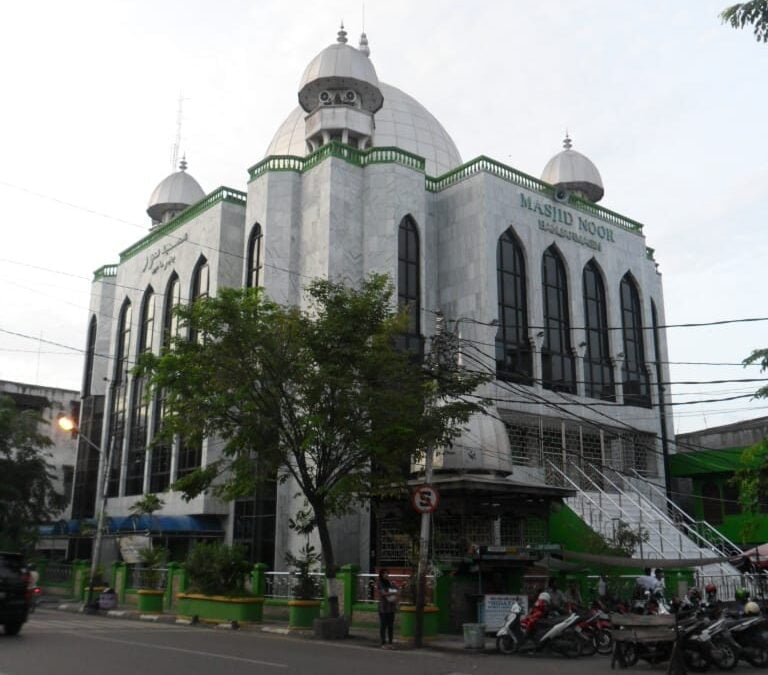 Masjid Noor, Banjarmasin, saksi bisu tragedi Jumat Kelabu pada 23 Mei 1997. (Sumber: Google.com)