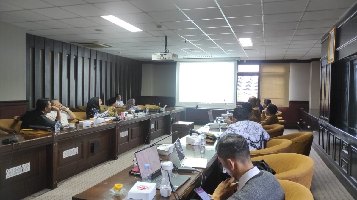 Suasana RDP soal kenaikan tunjangan TPP guru ASN PPPK Kaltim tahun 2023, di Lantai 3 Gedung D, Komplek DPRD Kaltim, jalan Teuku Umar, Samarinda. (Foto: Apr/Klausa)