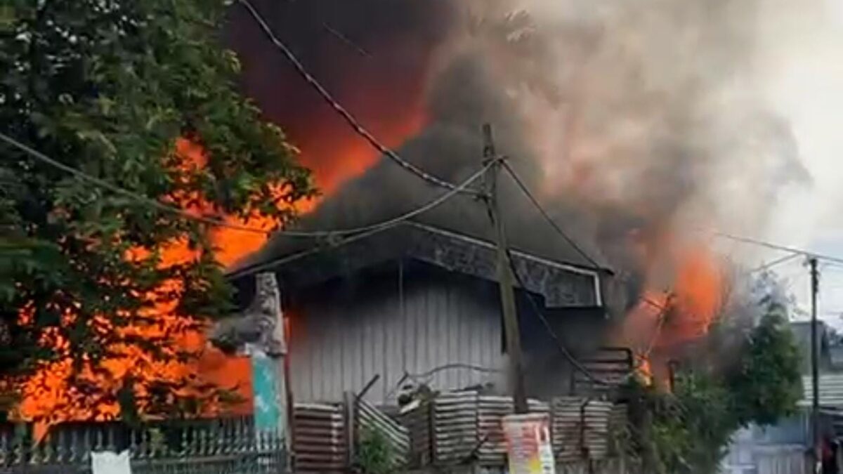 Rumah yang terbakar di jalan Kesehatan, Samarinda (06/06/2023) (Foto: Istimewa)