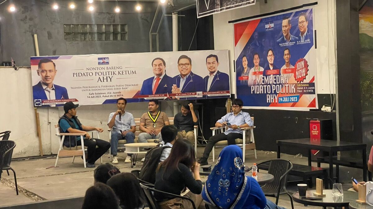 Suasana Nonton Bareng dan Membedah Pidato Politik Ketua Umum Partai Demokrat AHY (Foto: Apr/Klausa)